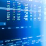 IHSG Ditutup Melemah di 8.584, Aksi Korporasi BJTM dan INET Warnai Perdagangan